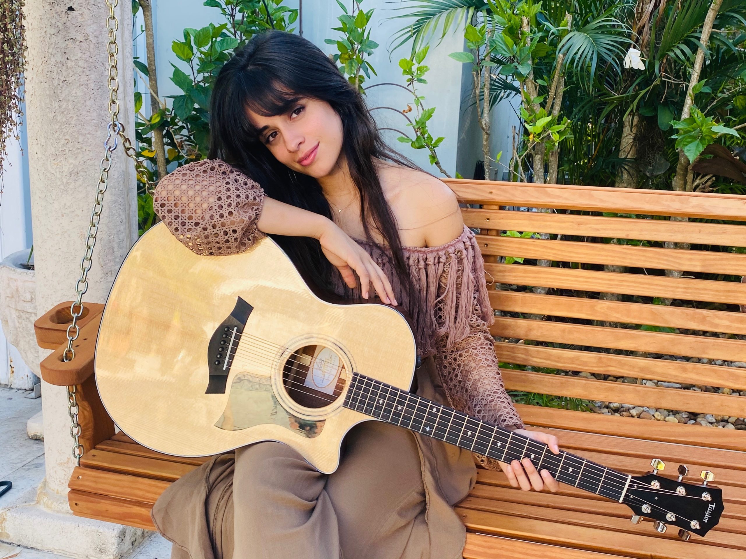 Com hit ‘Havana’, Camila Cabello faz live com novos arranjos de músicas