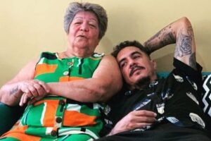 "Prometo honrar todo amor que você deixou aqui", diz Marcelo D2 sobre a morte da mãe