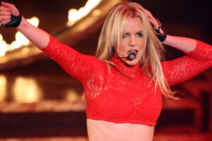 Britney Spears diz que mãe quer que ela volte a cantar ao recordar show