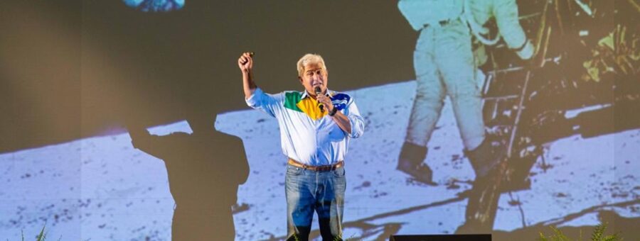 Palestra com astronauta Marcos Pontes lotou Nosso Clube em Limeira