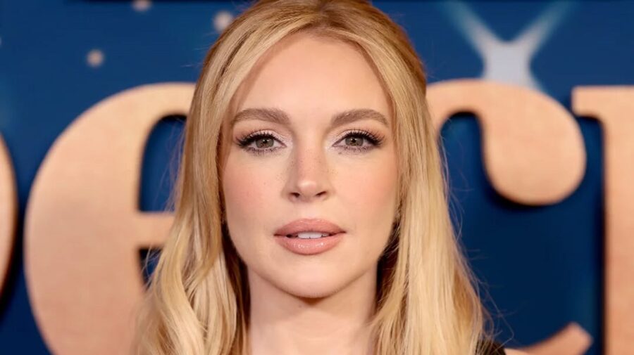 Lindsay Lohan foto rosto netflix 2024